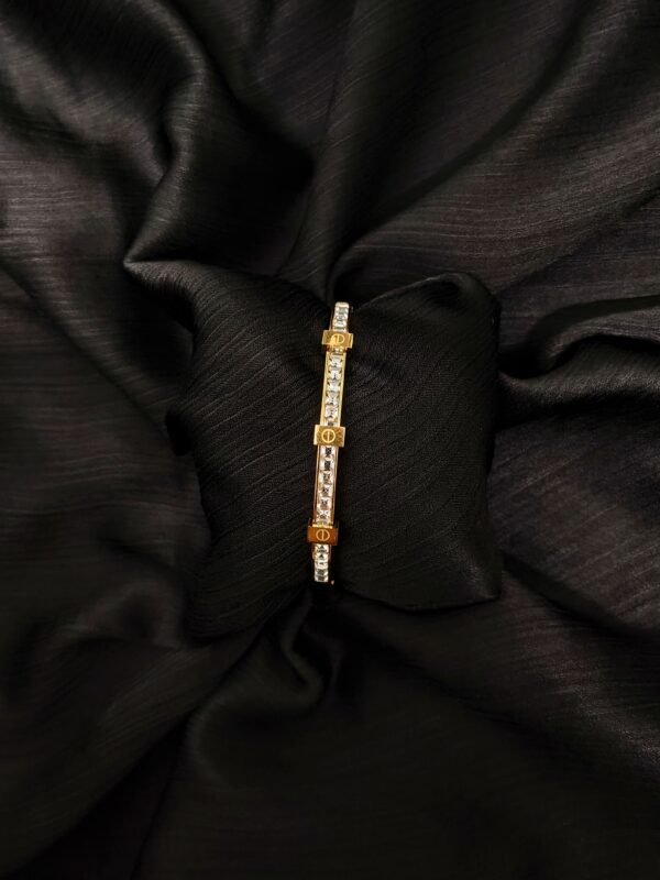 sleek anti tarnish bracelet