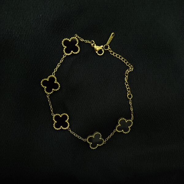 Elegant Black Clover Anti-Tarnish Bracelet