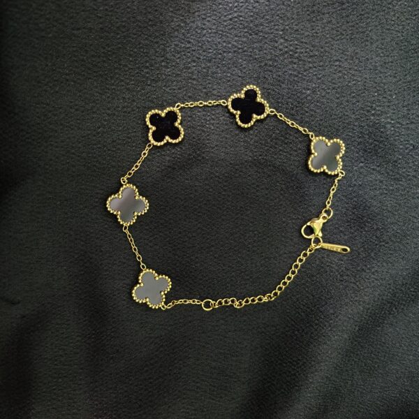 Elegant Black Clover Anti-Tarnish Bracelet